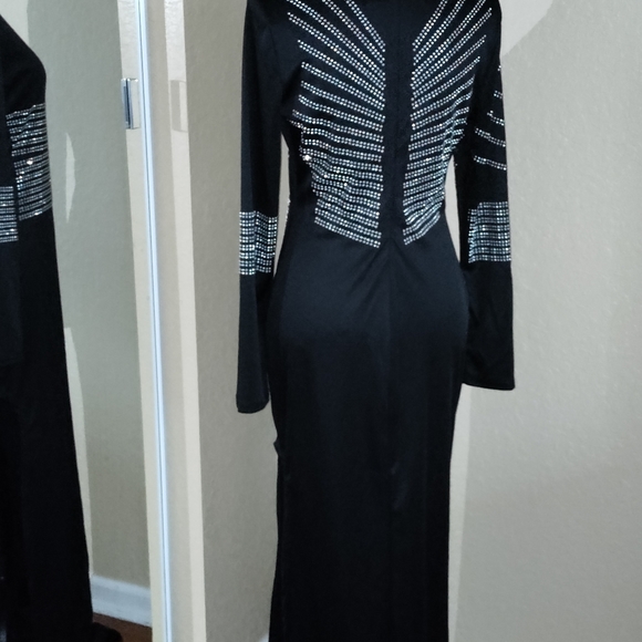 Dress - Picture 2 of 6